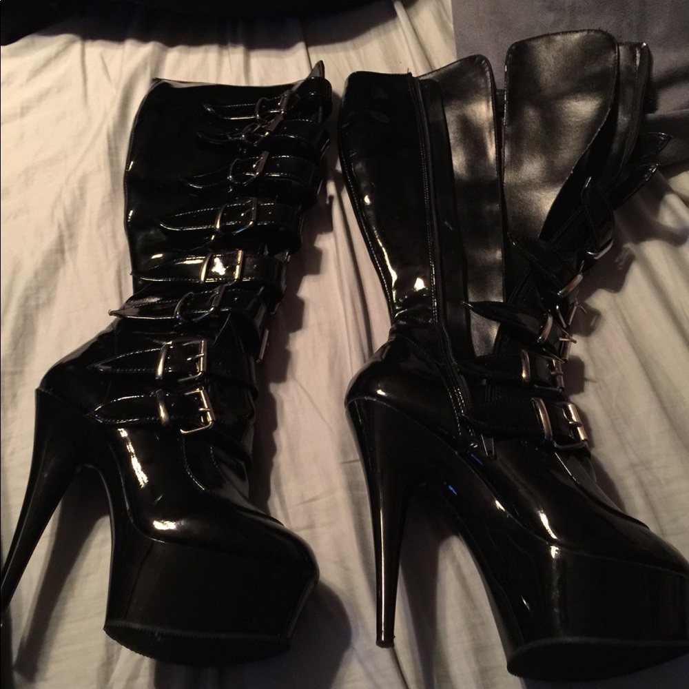 Woman’s black boots